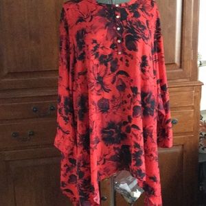 Lovely blouse in red and black